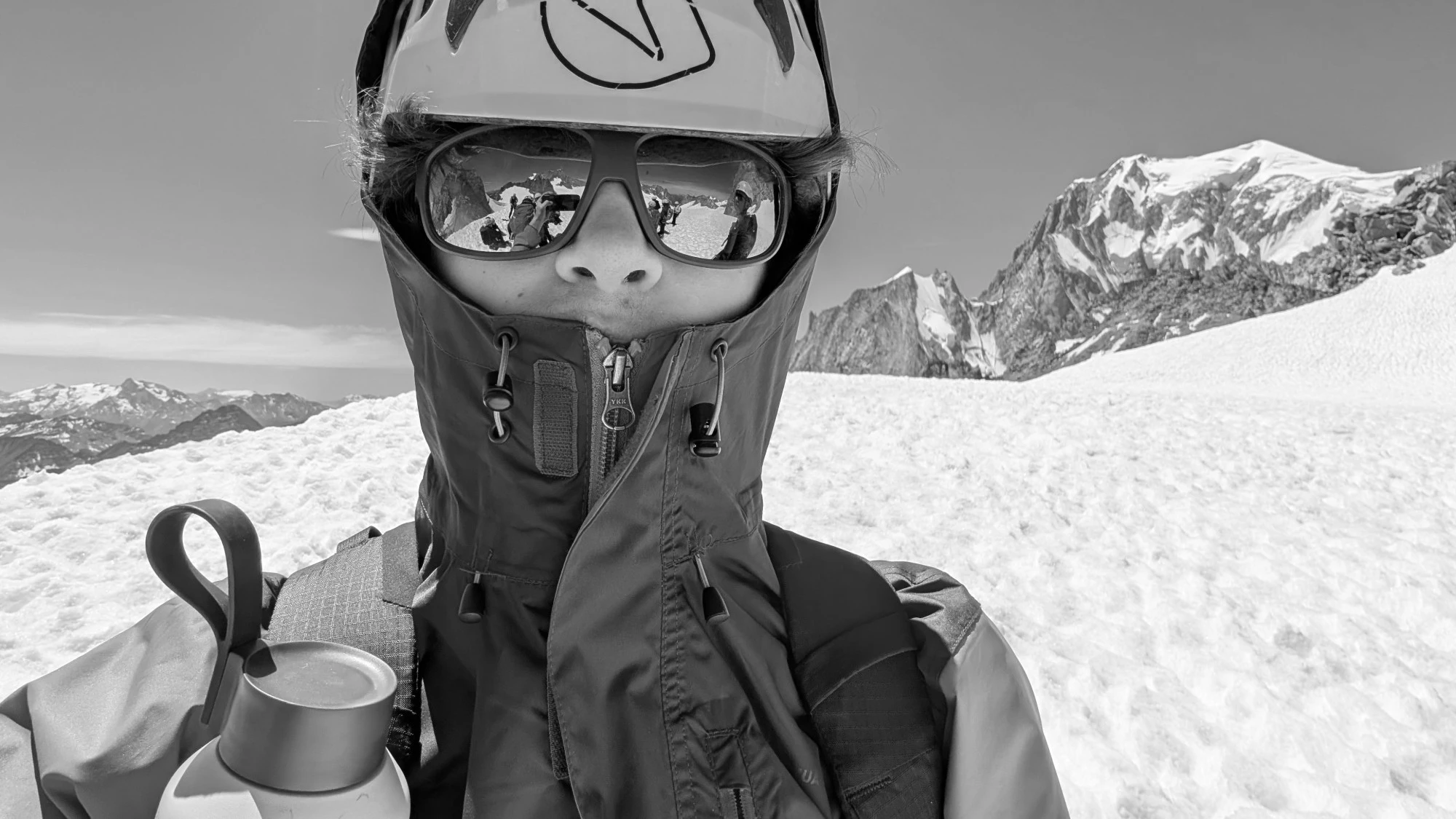 Ezra, jeune alpiniste soutenu par EC GROUP